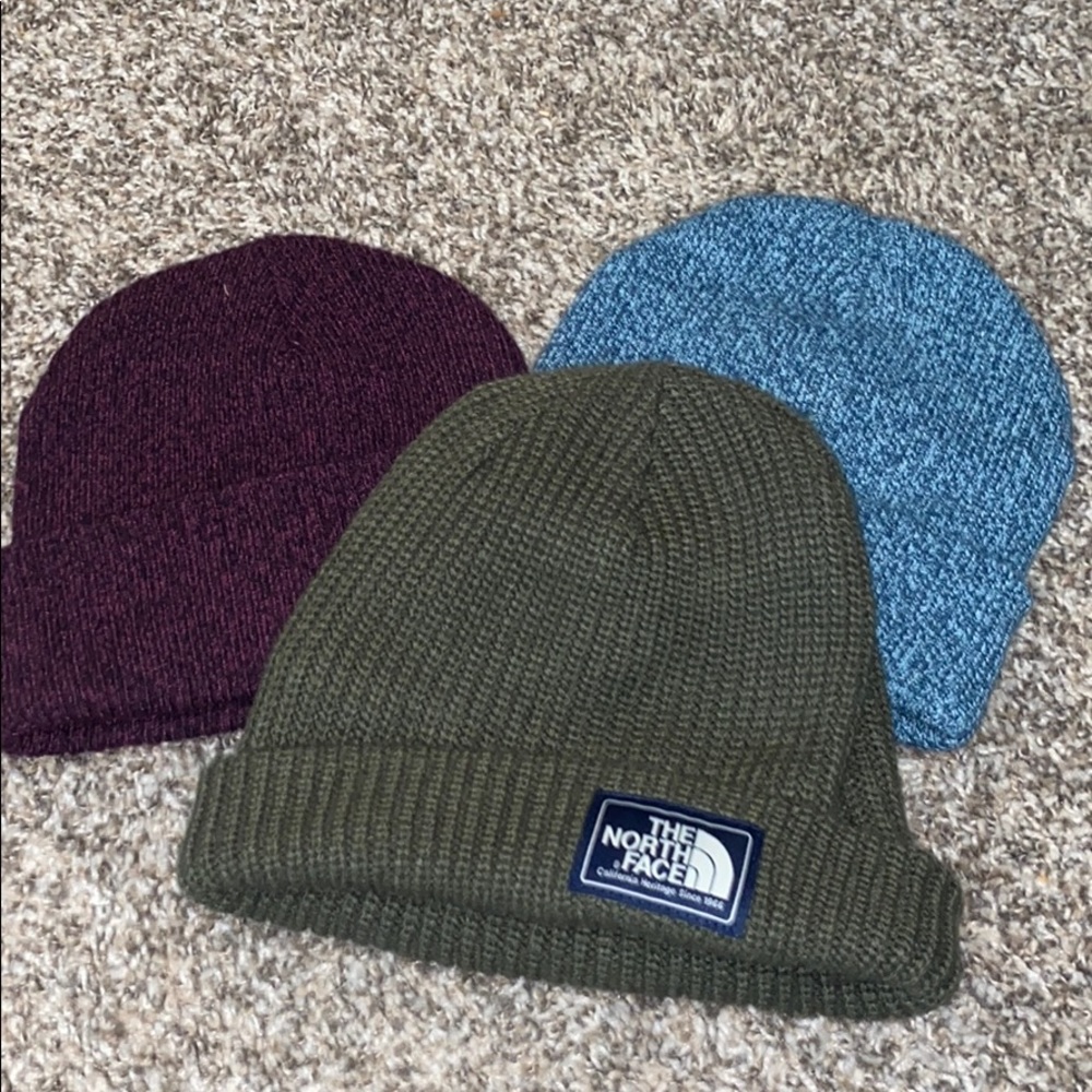 Lot of 3 beanies